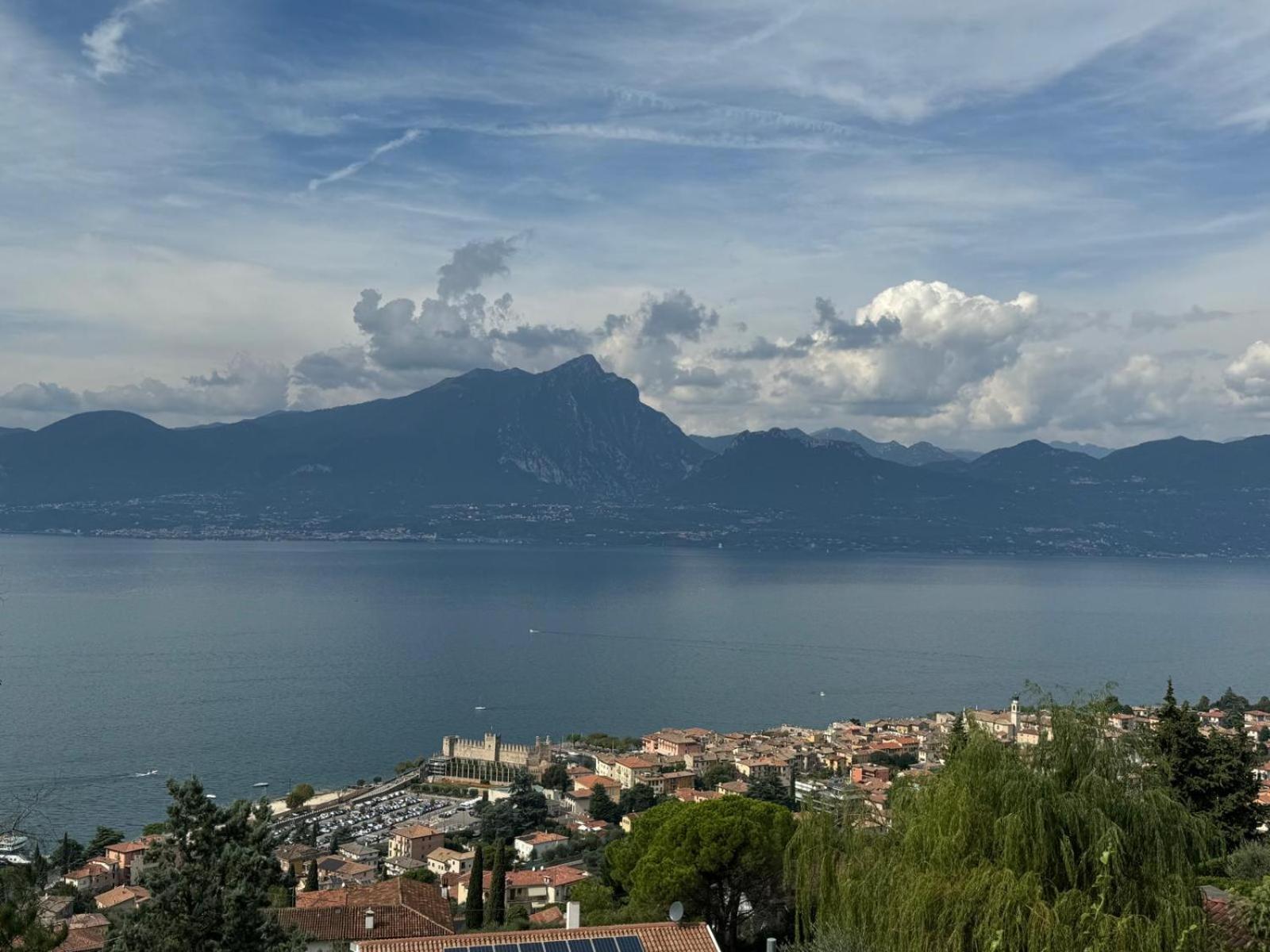 Appartamento The View Torri Del Benaco Esterno foto